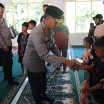 Kapolda Bengkulu Irjen Pol Mardiyono S.I.K., M.Si. secara langsung turun ke lapangan untuk memantau dan memastikan proses penanganan pasca bencana berjalan dengan optimal, khususnya pelaksanaan kegiatan trauma healing bagi warga terdampak.
