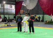 Personel  Polres Lamongan, Bripda Sholeh Maulana meraih medali emas di Kejuaraan Terbuka Pencak Silat Pangdivif 2 Cup 2025 TNI/Polri dan Umum.