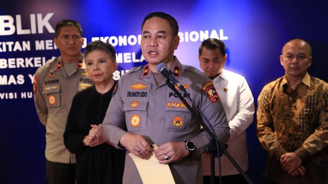 Divisi Humas Polri menggelar kegiatan Dialog Publik bertajuk “Semangat Kebangkitan Menuju Ekonomi Nasional yang Inklusif dan Berkelanjutan Melalui Penguatan Kamtibmas yang Kondusif”, Selasa (27/5).