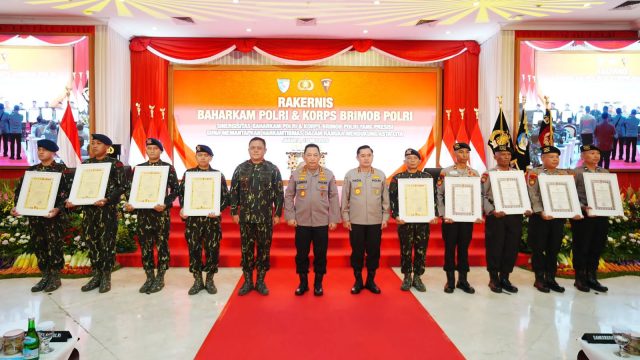 Kapolri Jenderal Listyo Sigit Prabowo menegaskan komitmennya untuk memberantas seluruh aksi premanisme di Indonesia.