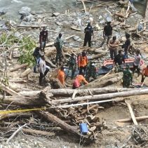 Tim Gabungan Temukan 6 Korban Banjir Bandang di Pegunungan Arfak