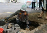 Kapolda Sulawesi Utara Irjen Pol Roycke Harry Langie melaksanakan peletakan batu pertama pembangunan konstruksi tambahan bangunan Polda Sulut 3 lantai, Jumat (23/5/2025).