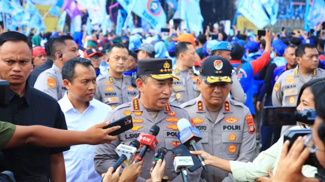 Kapolri Jenderal Listyo Sigit Prabowo memastikan kegiatan Hari Buruh atau May Day Fiesta di Monas, Jakarta Pusat, bakal berjalan dengan aman dan nyaman.