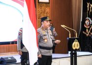 Kepolisian Negara Republik Indonesia menggelar upacara Korps Raport Kenaikan Pangkat Perwira Tinggi (Pati) yang berlangsung di Rupatama Mabes Polri, Rabu (30/4).