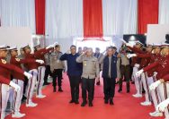Taruna Akademi Kepolisian (Akpol) dan personel Pejabat Pengelola Informasi dan Dokumentasi (PPID) Akpol mengikuti kegiatan Rapat Kerja Teknis (Rakernis) Humas Polri Tahun Anggaran 2025 yang resmi dibuka di Gedung Serbaguna Akpol, Semarang, Jawa Tengah, Selasa (6/5).