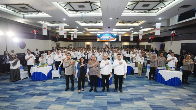 Kapolri Jenderal Listyo Sigit Prabowo menghadiri dan menjadi keynote speech pada Program Mentoring Berbasis Resiko (Promensisko) Tindak Pidana Pencucian Uang (TPPU) dan Pendanaan Terorisme (TPPT) dari kejahatan siber.