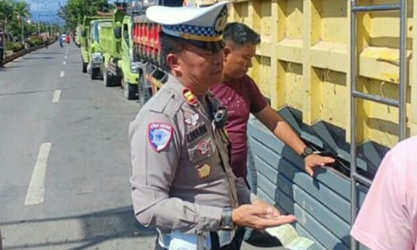 Polisi Lakukan Penertiban Kendaraan yang ‘Ngetem’ di Sekitar SPBU di Kotamobagu