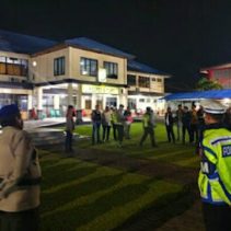 Personel Polres Bitung melakasanaan Kegiatan Rutin Yang Ditingkatkan (KRYD), Minggu (14/9/2025) malam.