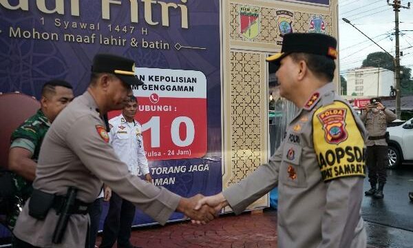 Kapolda Sulawesi Utara Irjen Pol Roycke Harry Langie melakukan peninjauan langsung ke sejumlah Pos Pengamanan (Pos Pam) Lebaran di Kota Manado, Rabu (18/3/2026),