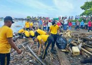 Polda Sulawesi Utara mendapat tanggung jawab membersihkan area di sekitar Tambatan Perahu Maasing.