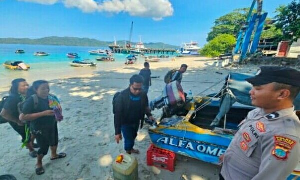 Personel Piket Plug C Polsek Melonguane melaksanakan patroli mobile di wilayah hukumnya pada Sabtu (18/04/2026) pagi, untuk memastikan situasi keamanan dan ketertiban masyarakat (Kamtibmas) tetap terjaga.