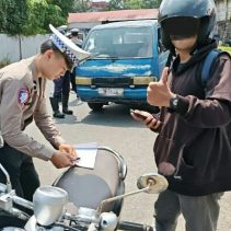 Humas Dalam upaya menjaga ketertiban umum dan kenyamanan masyarakat, Satuan Lalu Lintas (Sat Lantas) Polres Kotamobagu menggelar Operasi Kegiatan Rutin Yang Ditingkatkan (KRYD) pada Jumat (24/04/2026).