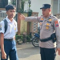 Guna memastikan aktivitas masyarakat dimulai dengan aman dan lancar, jajaran Polres Kotamobagu kembali menggelar kegiatan rutin pengaturan lalu lintas pagi atau yang dikenal dengan istilah strong point.