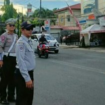 Gabungan Aparat Tertibkan Angkot di Malalayang