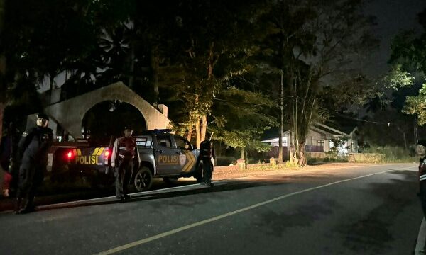 Situasi malam di wilayah Kota Kotamobagu terus dijaga tetap aman dan kondusif melalui patroli intensif yang dilakukan Tim Patroli Presisi Satuan Samapta Polres Kotamobagu.