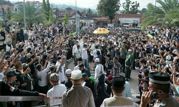 Polres Kotamobagu sukses mengamankan pelaksanaan Tabligh Akbar bersama Ustaz Abdul Somad di Masjid Agung Baitul Makmur, Kota Kotamobagu, Sabtu (23/5/2026).