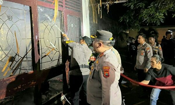 Suasana panik sempat menyelimuti kawasan Kantor DPMPTSP Kabupaten Bolaang Mongondow Utara pada Minggu, 24 Mei 2026.