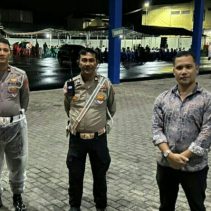 Polsek Malalayang turut hadir memastikan seluruh rangkaian kegiatan berjalan aman dan tertib.