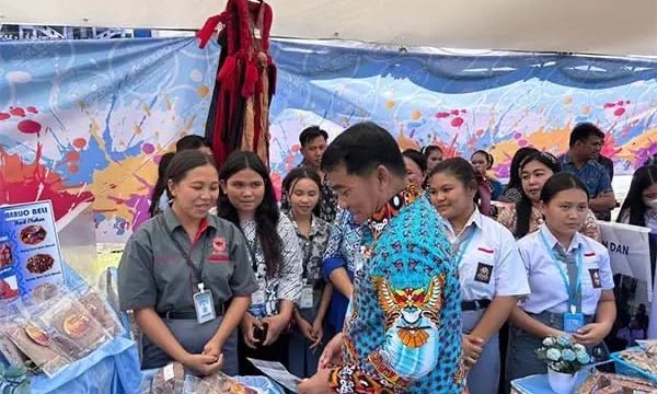 Hari Pendidikan Nasional (Hardiknas) 2026, Dinas Pendidikan Daerah (Dikda) Provinsi Sulawesi Utara menggelar SMK Expo 2026 serta lomba seni budaya dan pertandingan olahraga tingkat SMA/SMK.