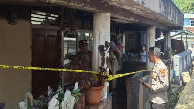 Kebakaran hebat menghanguskan satu unit rumah permanen di Kelurahan Dendengan Dalam, Kecamatan Paal Dua, Kota Manado, Selasa (30/4/2026) pagi.