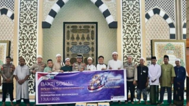 Kapolres Kepulauan Sangihe AKBP Abdul Kholik, melalui program Jumat Curhat yang dirangkaikan dengan silaturahmi bersama jamaah Masjid Hajjah H. Munirah di Kelurahan Santiago, Kecamatan Tahuna, Jumat (26/6/2026).