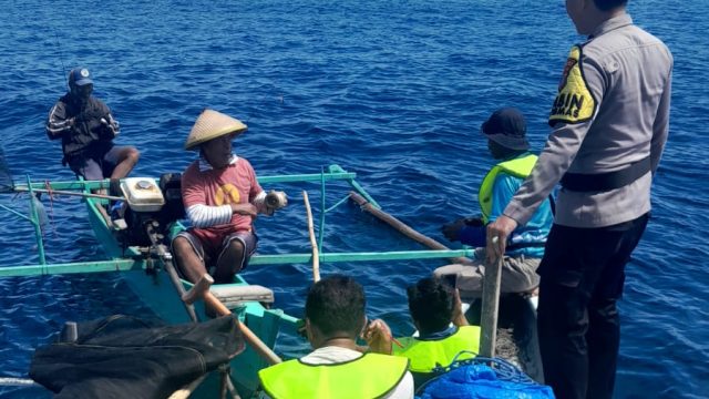 Polsek Pinogaluman bersama Kelompok Pengawas Akses Area Perikanan (PAAP) Perintis Kabupaten Bolaang Mongondow Utara meningkatkan pengawasan di sejumlah Kawasan Larang Ambil (KLA) guna menjaga kelestarian ekosistem laut dan sumber daya perikanan, Minggu (14/6/2026).