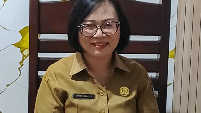 Kepala SMP Negeri 8 Manado, Tineke Helena Timpaulu, S.Pd
