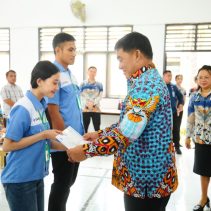 Pemerintah Provinsi Sulawesi Utara terus memperkuat pengembangan sumber daya manusia (SDM) melalui pendidikan dan pelatihan vokasi yang sesuai dengan kebutuhan dunia kerja.
