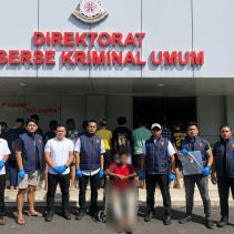 Tim Unit Reaksi Cepat (URC) Resmob Ditreskrimum Polda Sulawesi Utara berhasil mengungkap kasus pengeroyokan dan penikaman yang terjadi
