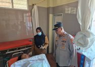 Kesigapan warga menyelamatkan seorang perempuan yang diduga hendak mengakhiri hidupnya di Jembatan Bintauna Pantai, Kecamatan Bintauna, Kabupaten Bolaang Mongondow Utara, Selasa (28/7/2026).
