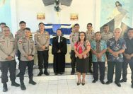 Kehadiran polisi di tengah masyarakat tak hanya terlihat saat menangani gangguan keamanan, tetapi juga melalui pendekatan humanis