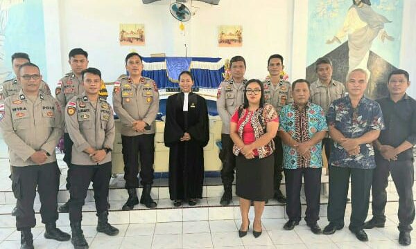 Kehadiran polisi di tengah masyarakat tak hanya terlihat saat menangani gangguan keamanan, tetapi juga melalui pendekatan humanis