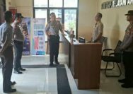Komitmen Polri dalam memberikan pelayanan cepat dan responsif kepada masyarakat kembali ditegaskan Kapolres Bitung AKBP Arie Sulistyo Nugroho, melalui inspeksi mendadak (sidak) ke Sentra Pelayanan Kepolisian Terpadu (SPKT) serta pengecekan kesiapan layanan Call Center 110 di Mapolres Bitung, Senin (27/7/2026).
