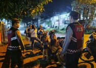 Menjaga keamanan wilayah terus dilakukan Polres Minahasa Utara melalui pelaksanaan Kegiatan Rutin Yang Ditingkatkan (KRYD) berupa patroli dialogis malam hari yang digelar secara masif di seluruh wilayah hukum Polres Minut, Minggu (26/7/2026).