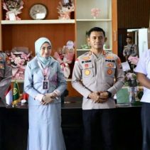 Kapolres Kepulauan Talaud yang baru AKBP Dwi Yatmoko. Salah satunya melalui kunjungan kerja perdana dan courtesy call ke Pengadilan Negeri (PN) Melonguane