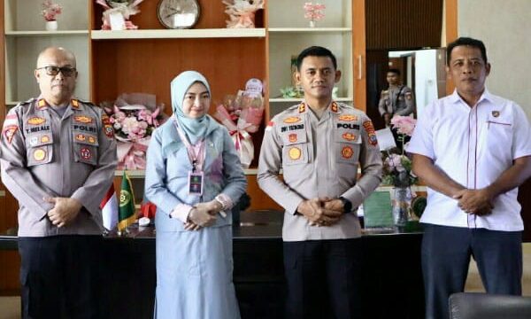 Kapolres Kepulauan Talaud yang baru AKBP Dwi Yatmoko. Salah satunya melalui kunjungan kerja perdana dan courtesy call ke Pengadilan Negeri (PN) Melonguane
