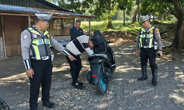 Upaya menciptakan suasana berkendara yang aman dan nyaman terus dilakukan Sat Lantas Polres Minahasa Utara.