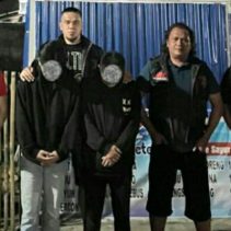 Tim Unit Reaksi Cepat (URC) Resmob Polres Minahasa mengamankan dua terduga pelaku penganiayaan menggunakan senjata tajam yang terjadi di Desa Tandengan 1, Kecamatan Eris, Kabupaten Minahasa.