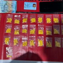 Satuan Reserse Narkoba Polres Bitung mengamankan seorang pria berinisial AH (33) yang diduga terlibat dalam peredaran obat keras di wilayah Kecamatan Girian, Kota Bitung.