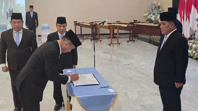 Gubernur Sulawesi Utara Yulius Selvanus, S.E. kembali melakukan penyegaran birokrasi dengan merotasi tiga pejabat Jabatan Pimpinan Tinggi Pratama di lingkungan Pemerintah Provinsi Sulawesi Utara.