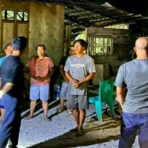 Ketenangan malam di Kompleks Analan, Kelurahan Melonguane Timur, Kabupaten Kepulauan Talaud, berubah menjadi kepanikan setelah kebakaran melanda bagian dapur rumah milik pasangan Albertus Katiandago (40) dan Belji Galambulaeng, Jumat (21/8/2026) sekitar pukul 21.00 WITA.
