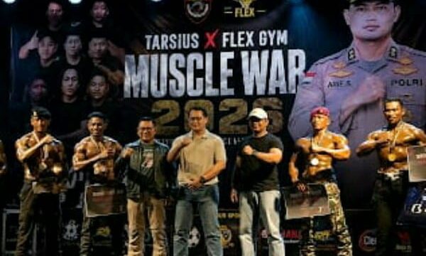 Kapolres Bitung AKBP Arie Sulistyo Nugroho membuka secara resmi ajang Tarsius X Flex GYM Muscle War 2026 yang digelar di Garage Food n Beverage, Kelurahan Wangurer Timur, Kecamatan Madidir, Sabtu (29/8/2026) sore.