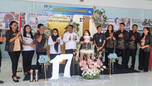 SMK Negeri 6 Manado memperingati Hari Ulang Tahun (HUT) ke-17 sekaligus meresmikan Technopark Publik Mini di aula sekolah, Rabu (2/9/2026).