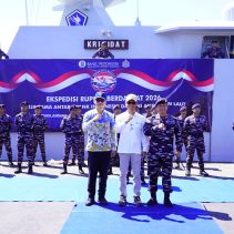 Komandan Kodaeral (Dankodaeral) VIII Laksda TNI Dery Triesananto Suhendi memimpin Upacara Pelepasan Ekspedisi Rupiah Berdaulat Tahun 2026.