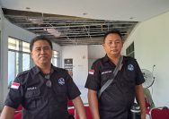 Ketua Pro Jurnalismedia Siber (PJS) Sulawesi Utara, Butje Lengkong, menyoroti kondisi bangunan Kantor Komisi Informasi (KI) Provinsi Sulawesi Utara yang dinilai membutuhkan perhatian serius dari Pemerintah Provinsi Sulawesi Utara, khususnya dalam aspek pemeliharaan fasilitas.